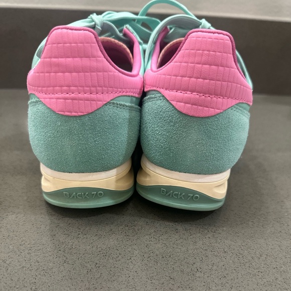 Back 70 Barkley Joggers Light Sky Fuchsia - Picture 4 of 5